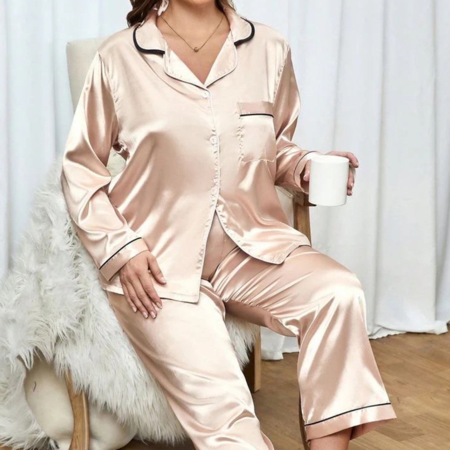 Set pijama lungă din satin – Plus Size