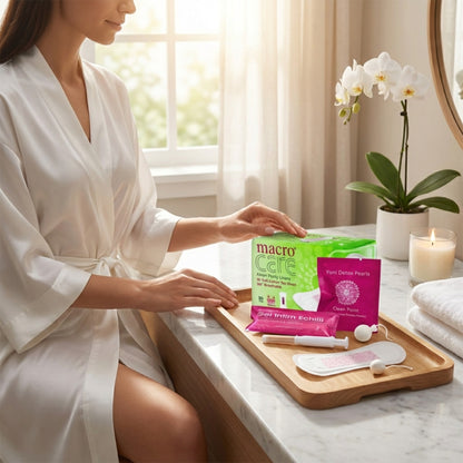 Pachet intim start detox cu tampon intim detoxifiant, gel intim echilibrant si absorbante macro care zilnice.