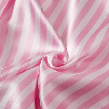 Maiou, pantalon scurt și halat din satin roz cu detalii dantelă neagră